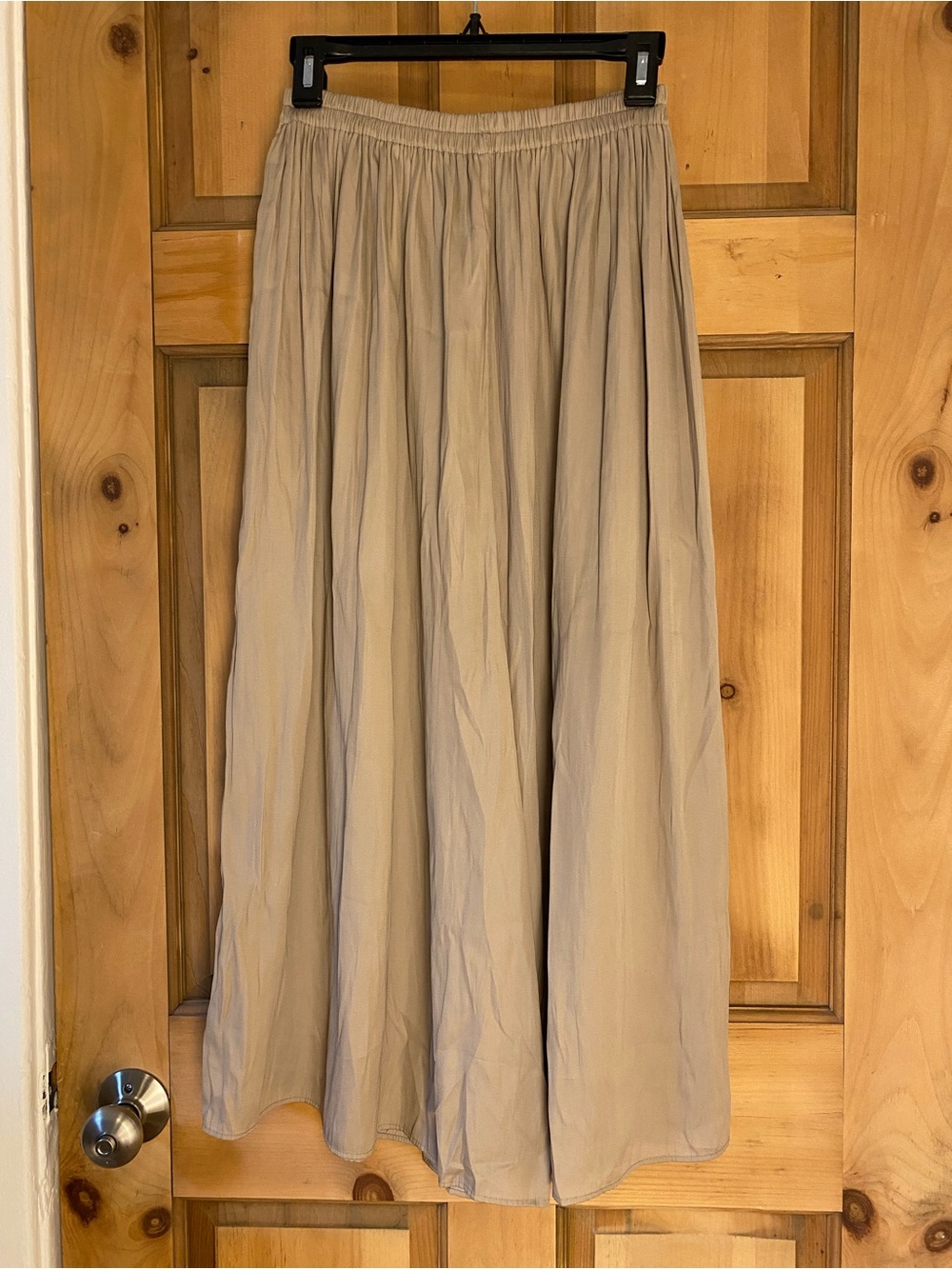 Women's Long Flowing Pants in Beige Gold